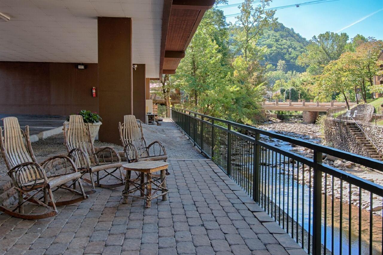 Old Creek Lodge Gatlinburg Exterior photo