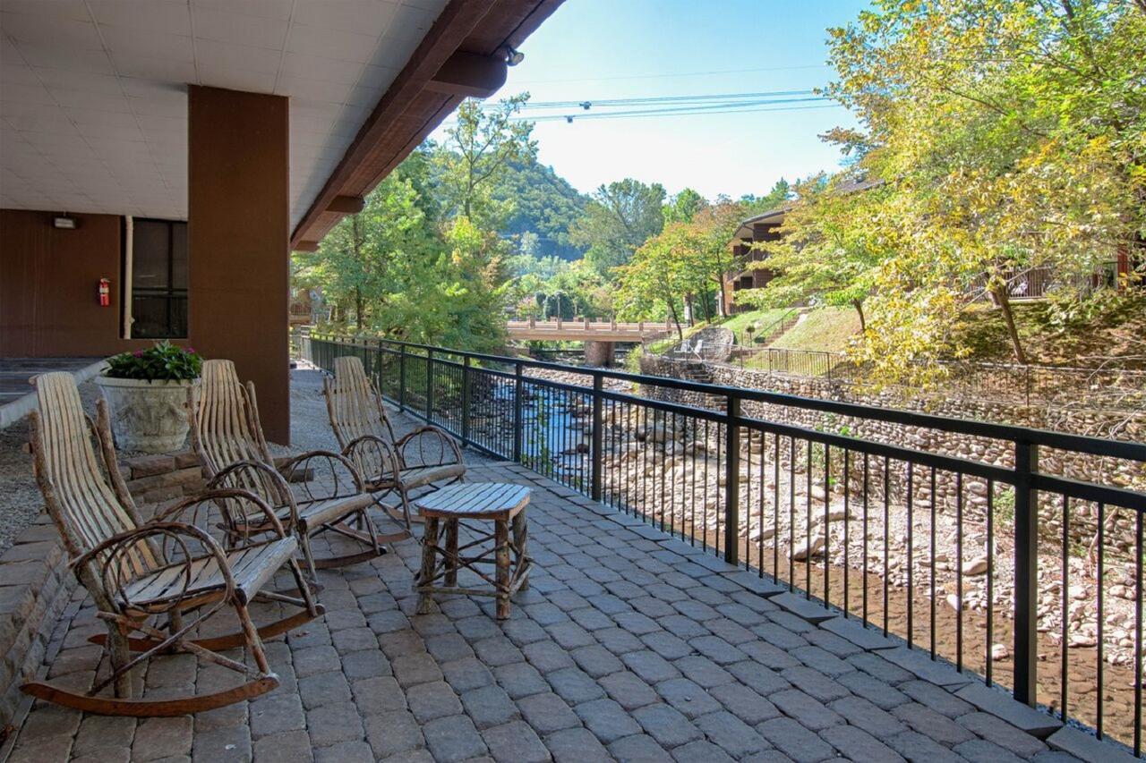 Old Creek Lodge Gatlinburg Exterior photo